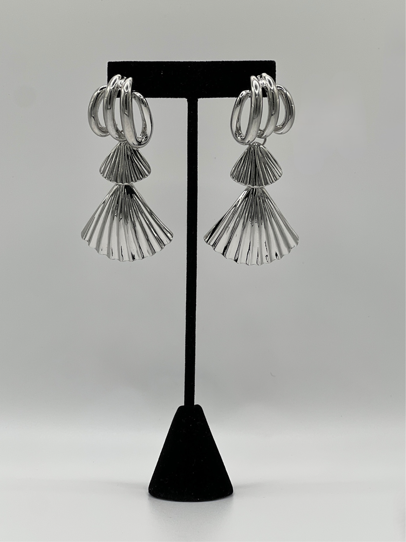 “Clamshell” Drop Earring