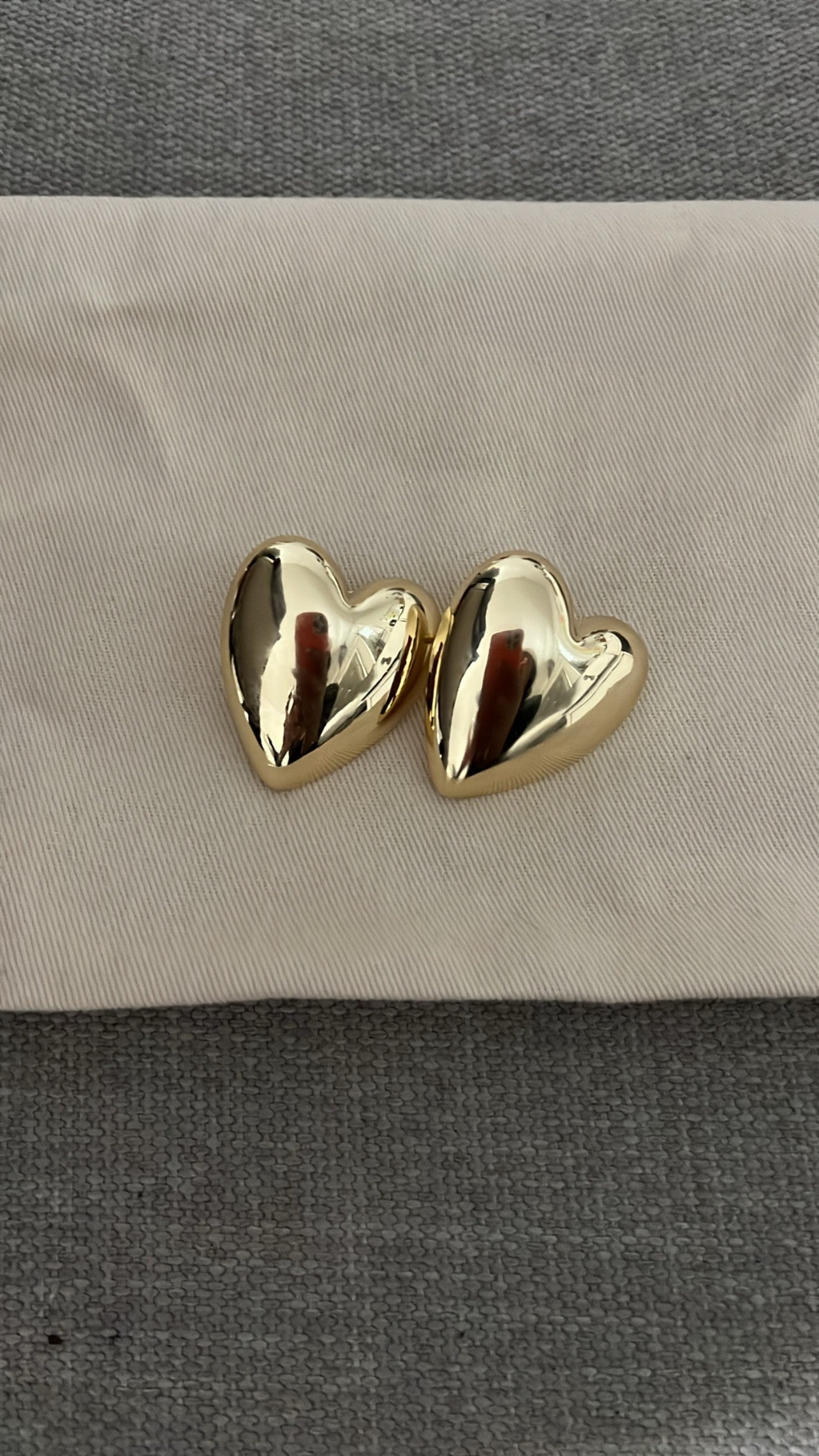 “Heart of Gold” Earring