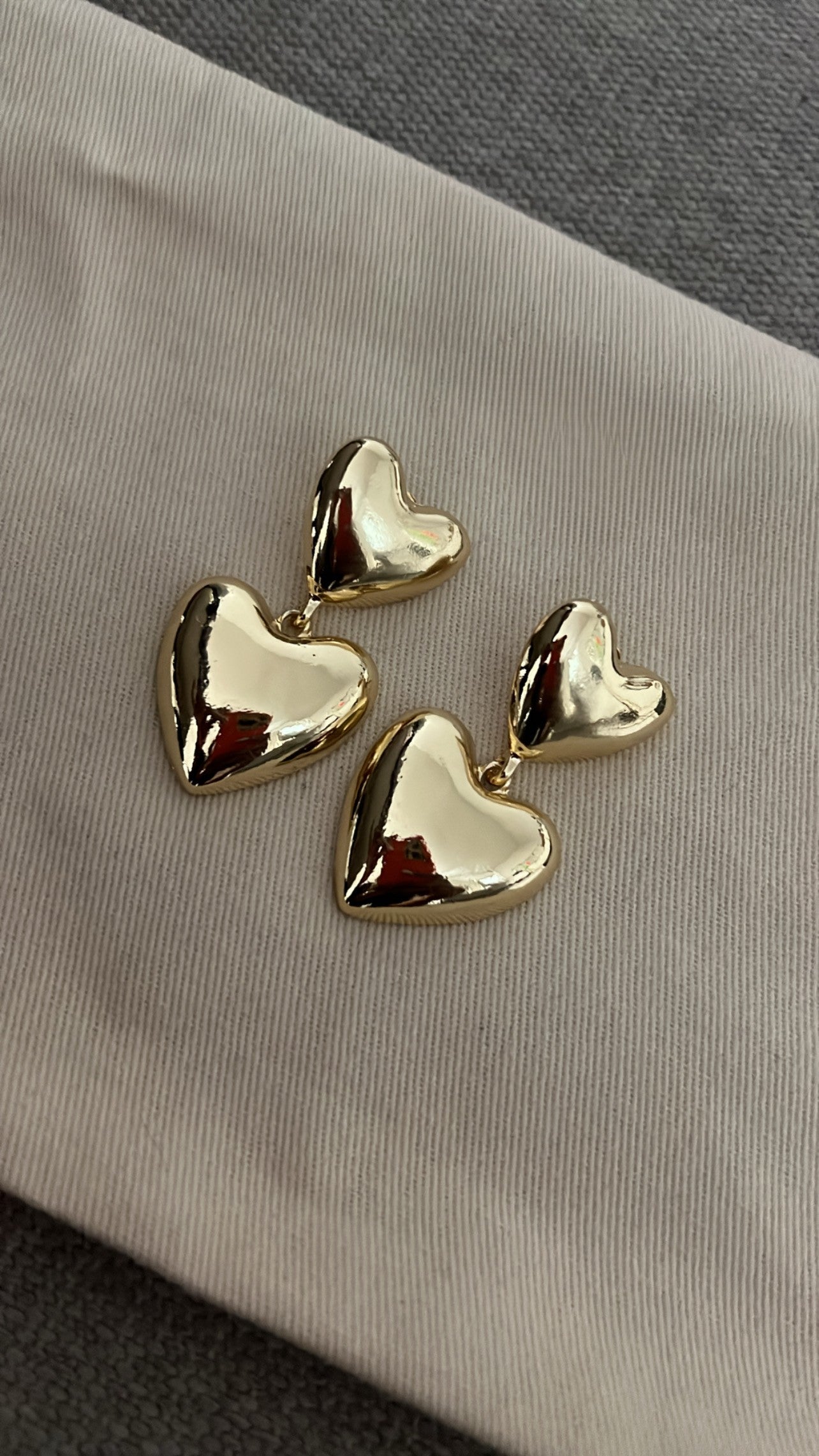 “Hearts on Deck” Earring